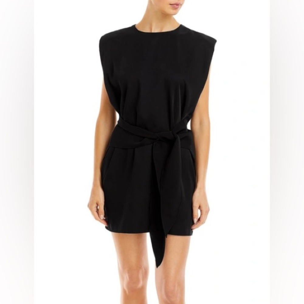 Aqua Women’s Tie Waist Short Mini Dress Black in Small‎
